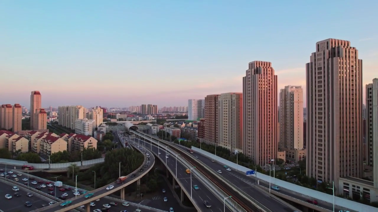 天津海河海津大桥沿岸城市建筑日落风光航拍视频素材