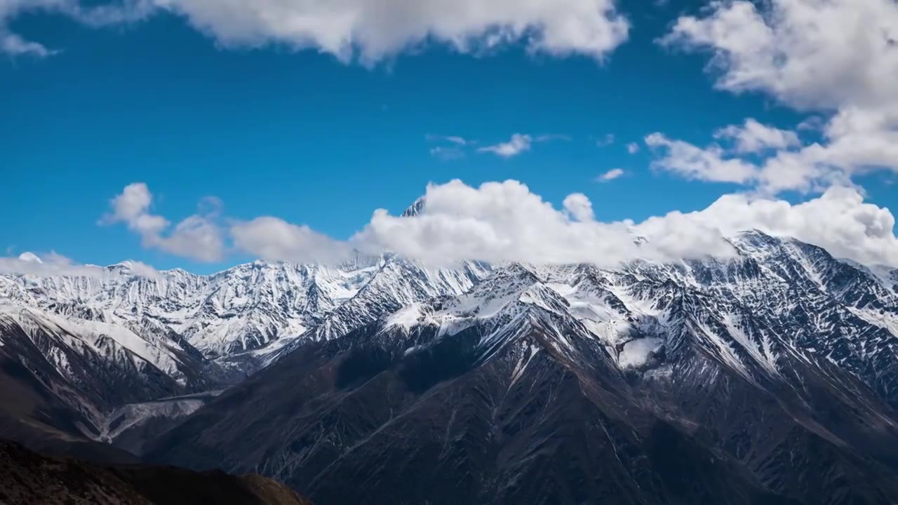 四川川西贡嘎雪山云雾延时视频素材