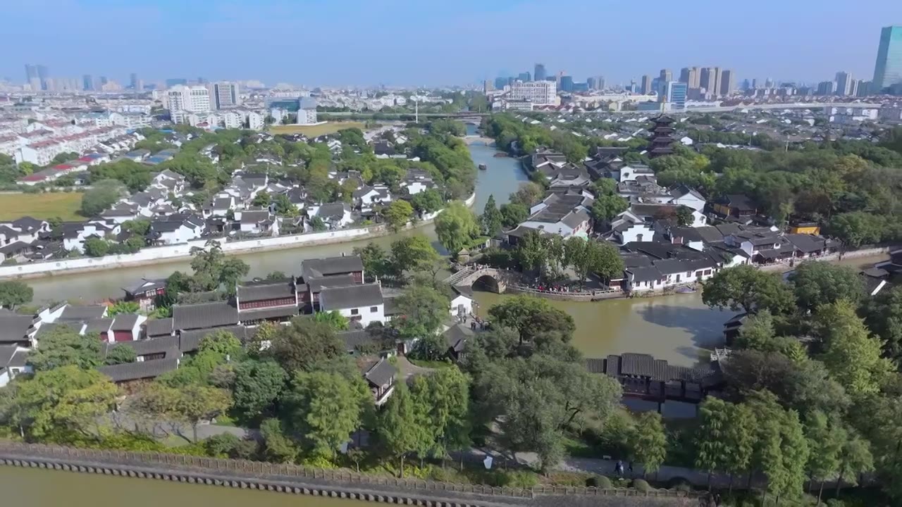 蓝天下的苏州姑苏城外寒山寺风景航拍视频素材