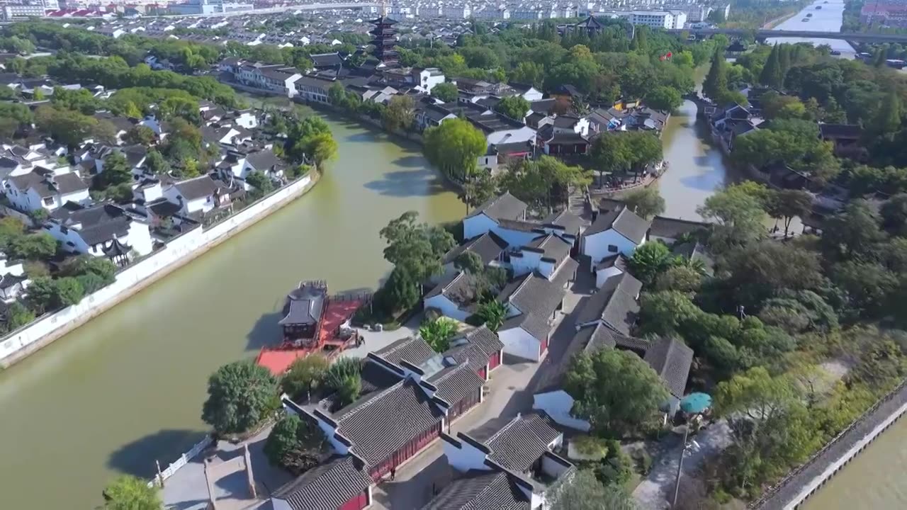 蓝天下的苏州姑苏城外寒山寺风景航拍视频素材