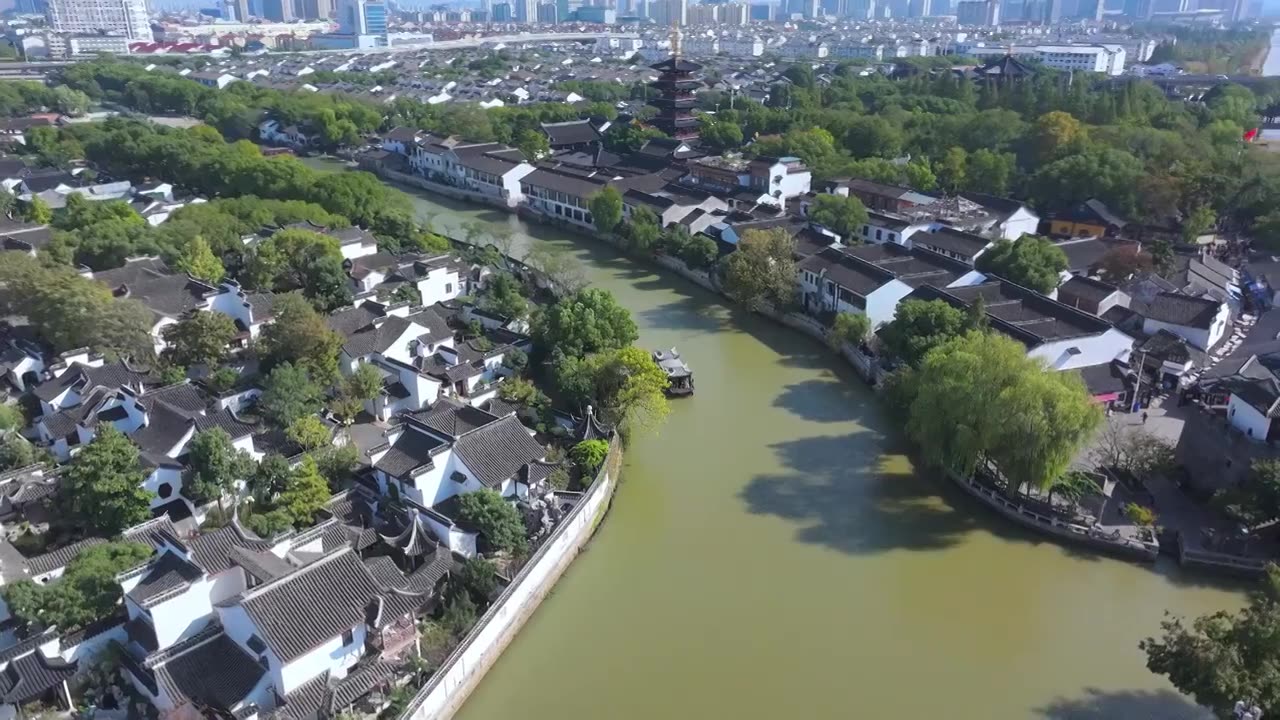 蓝天下的苏州姑苏城外寒山寺风景航拍视频素材