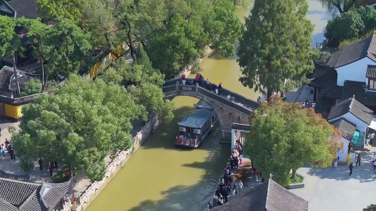 蓝天下的苏州姑苏城外寒山寺风景航拍视频素材