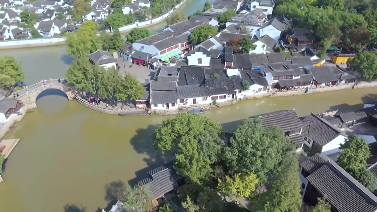 蓝天下的苏州姑苏城外寒山寺风景航拍视频素材