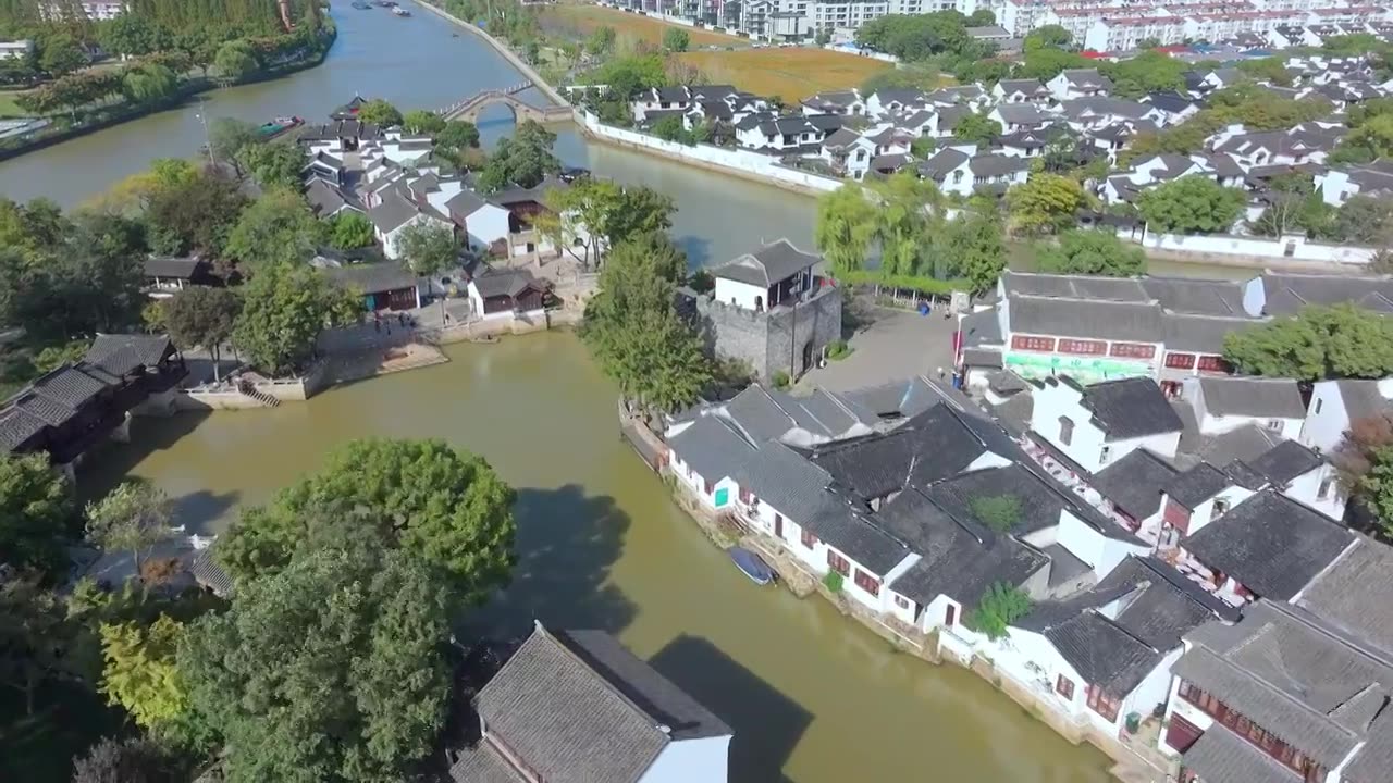 蓝天下的苏州姑苏城外寒山寺风景航拍视频素材