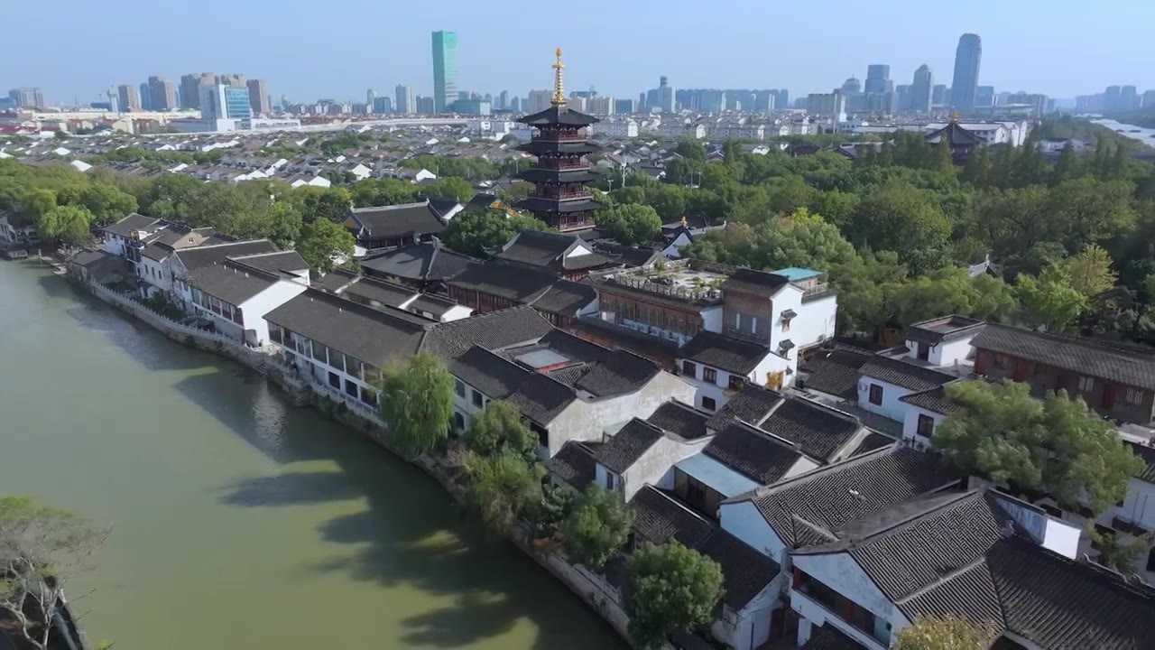 蓝天下的苏州姑苏城外寒山寺风景航拍视频素材