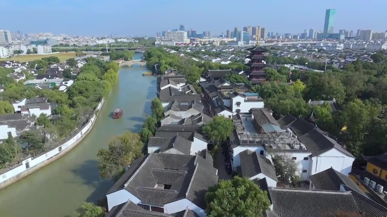 蓝天下的苏州姑苏城外寒山寺风景航拍视频素材