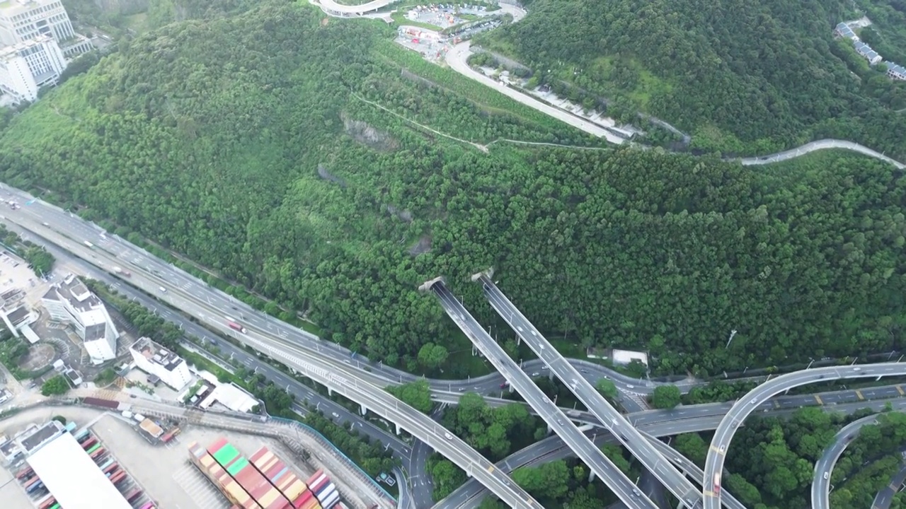 盐田港边的高速路视频素材