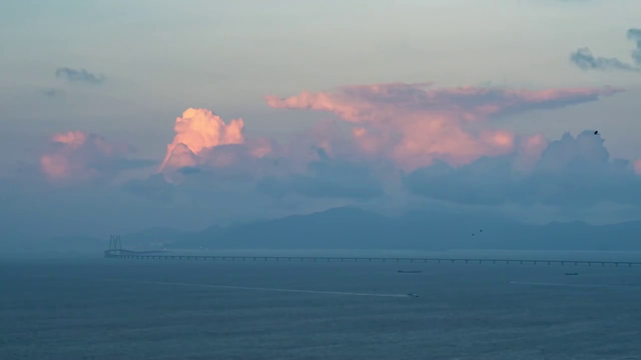 珠海港珠澳大桥云涌延时视频素材