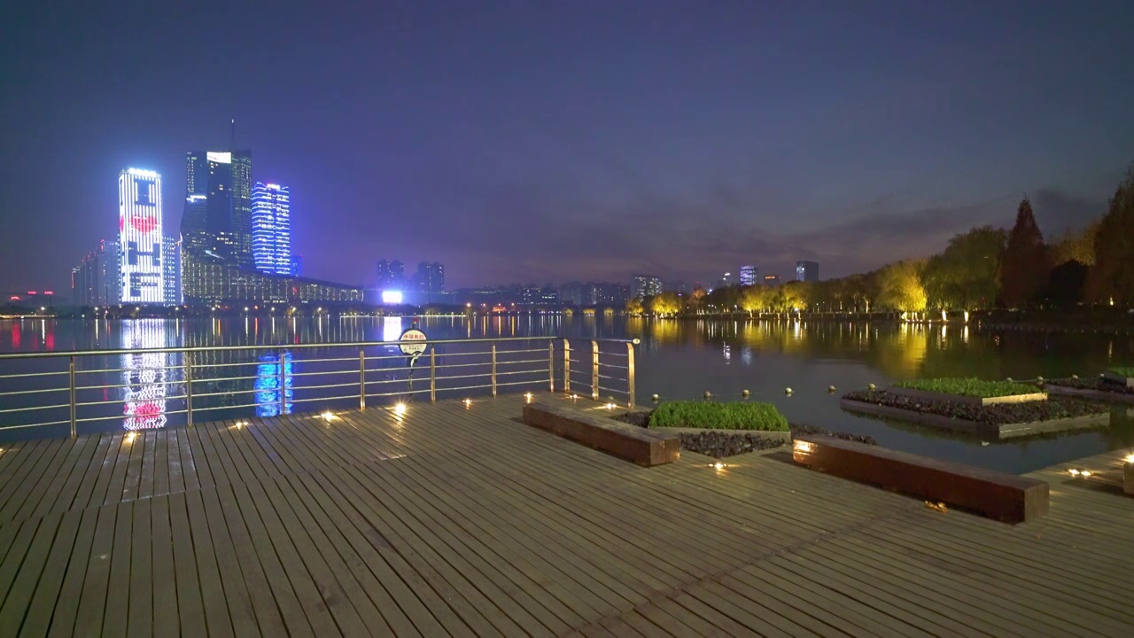 4K 安徽省 合肥市 夜景 地面视角 天鹅湖 空镜视频视频素材