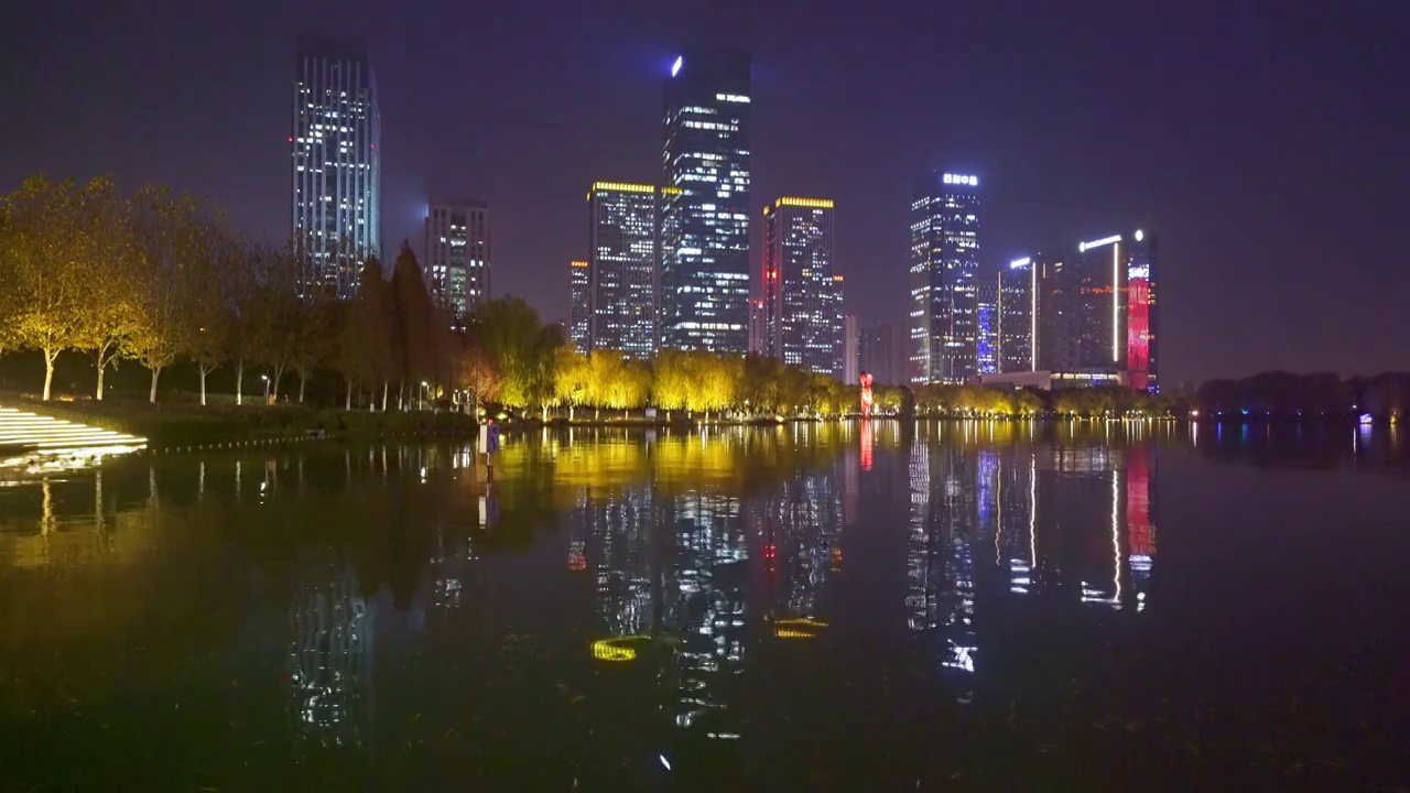 4K 安徽省 合肥市 夜景 地面视角 天鹅湖 空镜视频视频素材