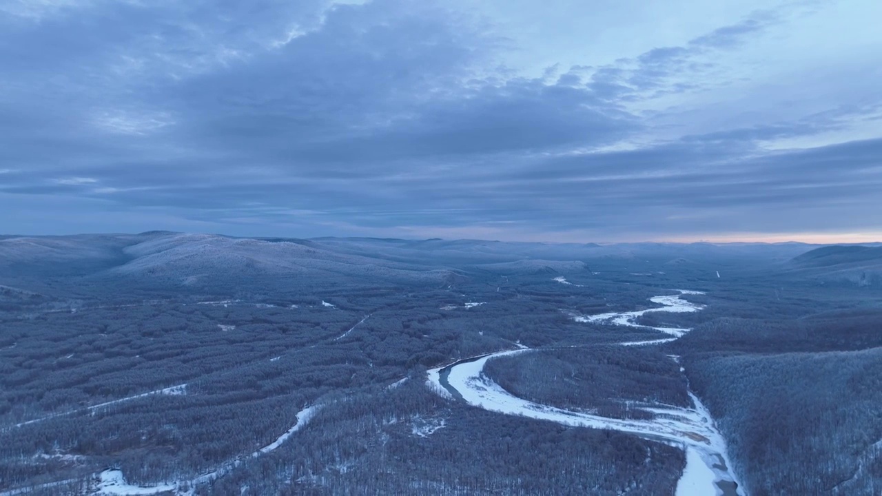 航拍大兴安岭林海雪原黎明视频素材