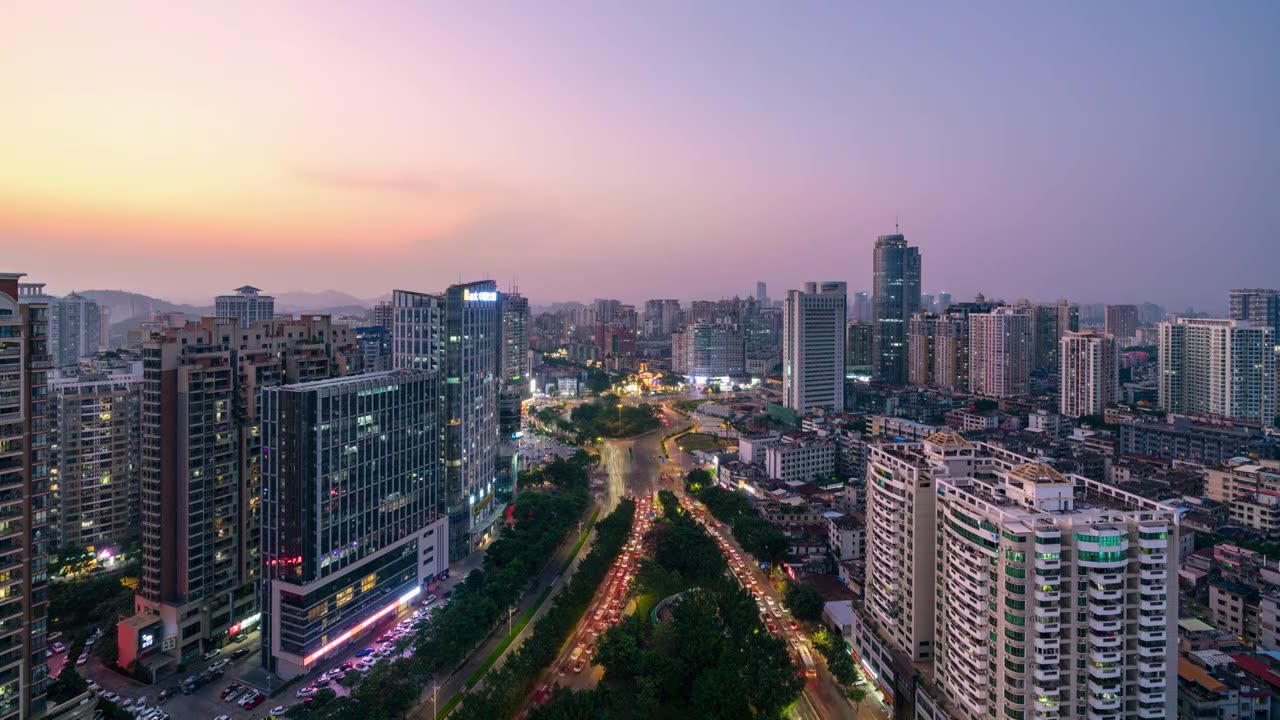 惠州花边邻广场车流日转夜视频素材