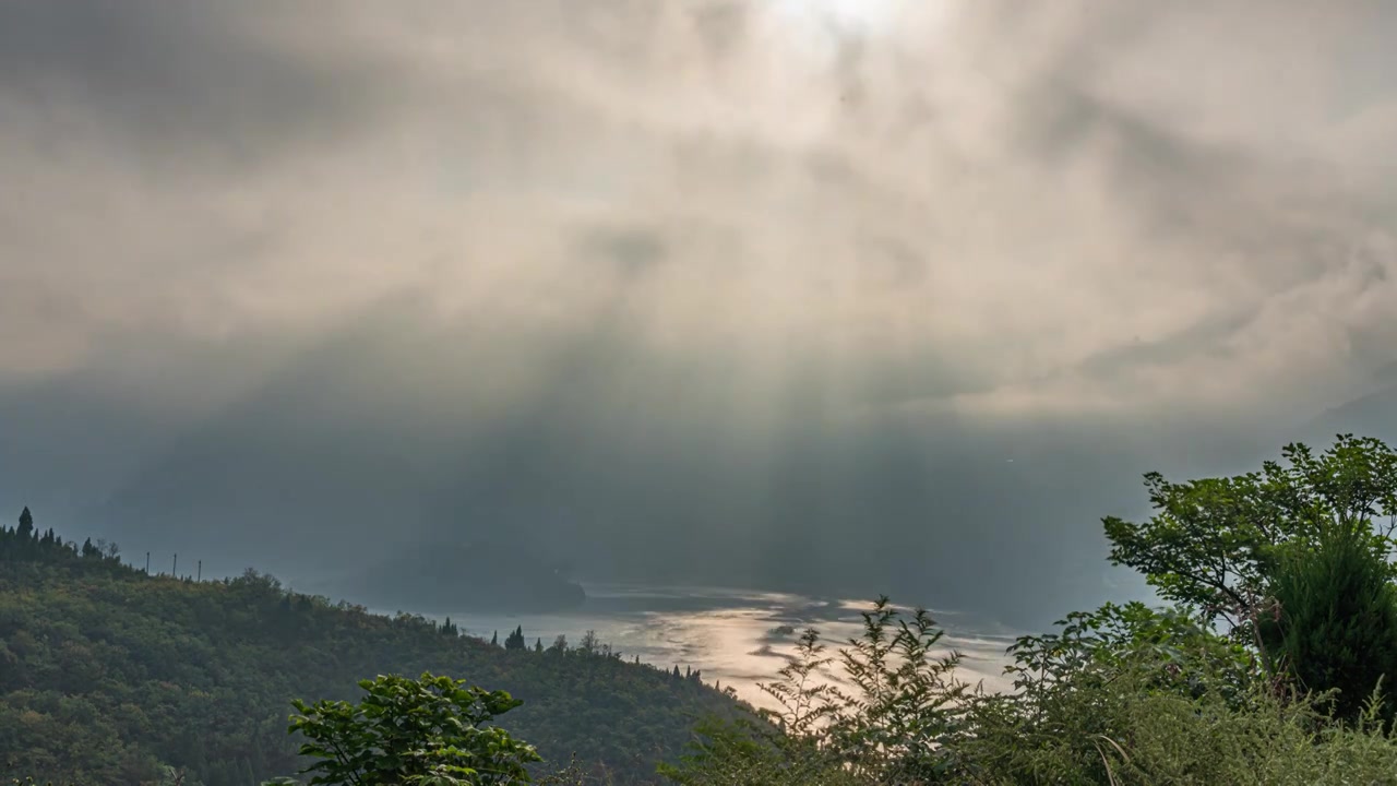 8K长江三峡瞿塘峡耶稣光自然风光延时视频素材