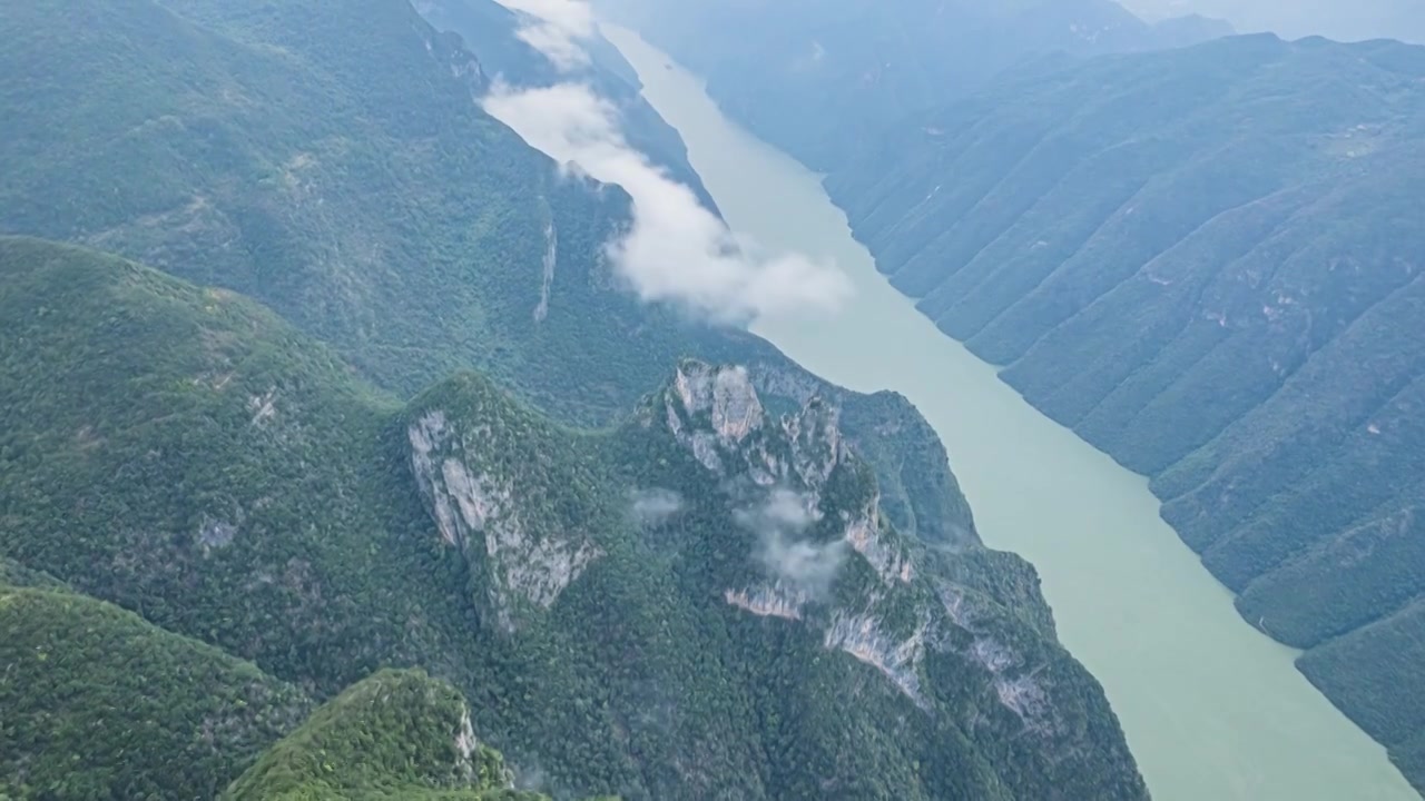 8K震撼长江巫峡神女峰自然风光延时视频素材