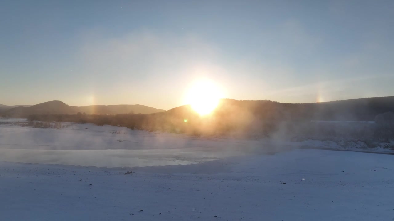 大兴安岭林海雪原冰河冻雾朝阳视频素材