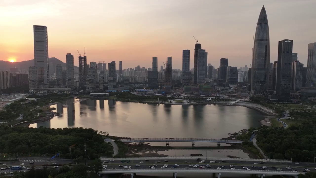 广东省深圳市南山区深圳湾一号华润大厦人才公园航拍视频素材