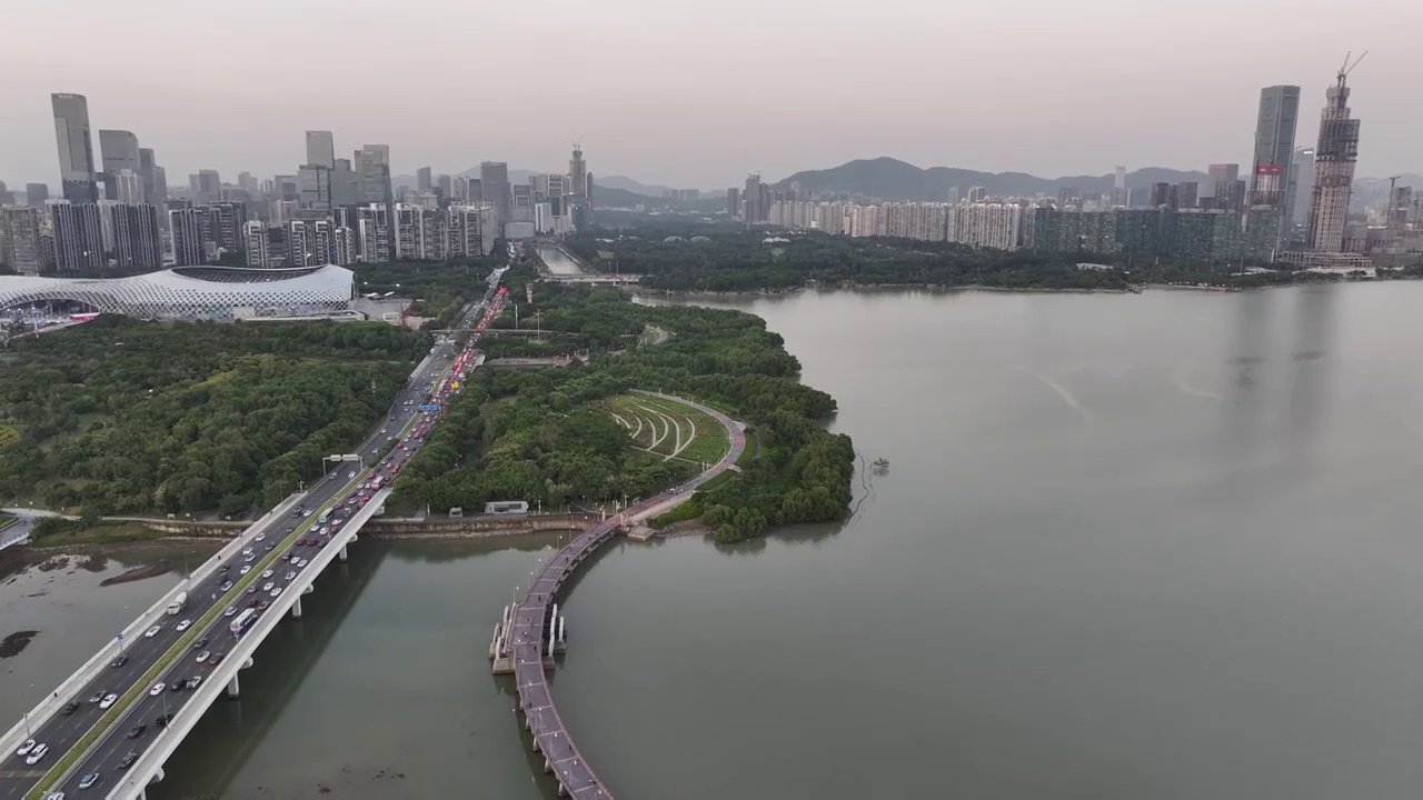 广东省深圳市南山区深圳湾一号华润大厦人才公园航拍视频素材