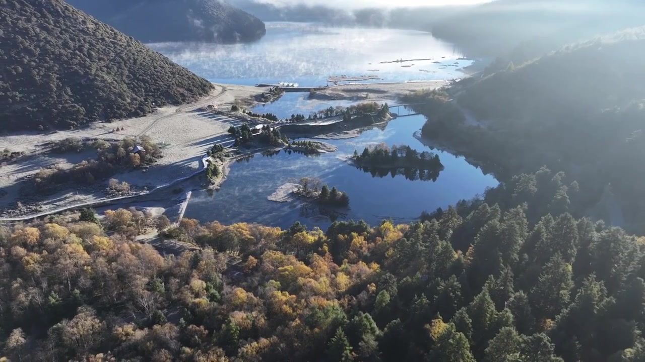 香格里拉的秋日及晨雾视频素材