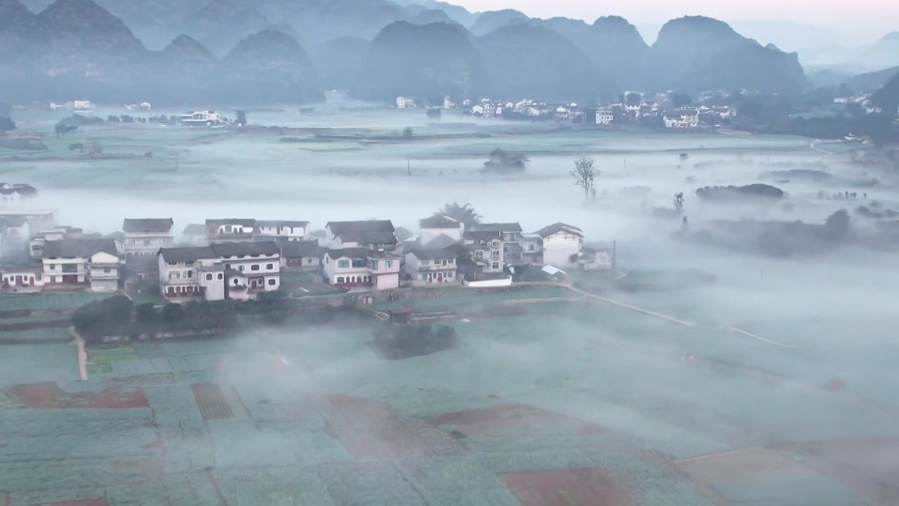 万峰林景区平流雾视频素材