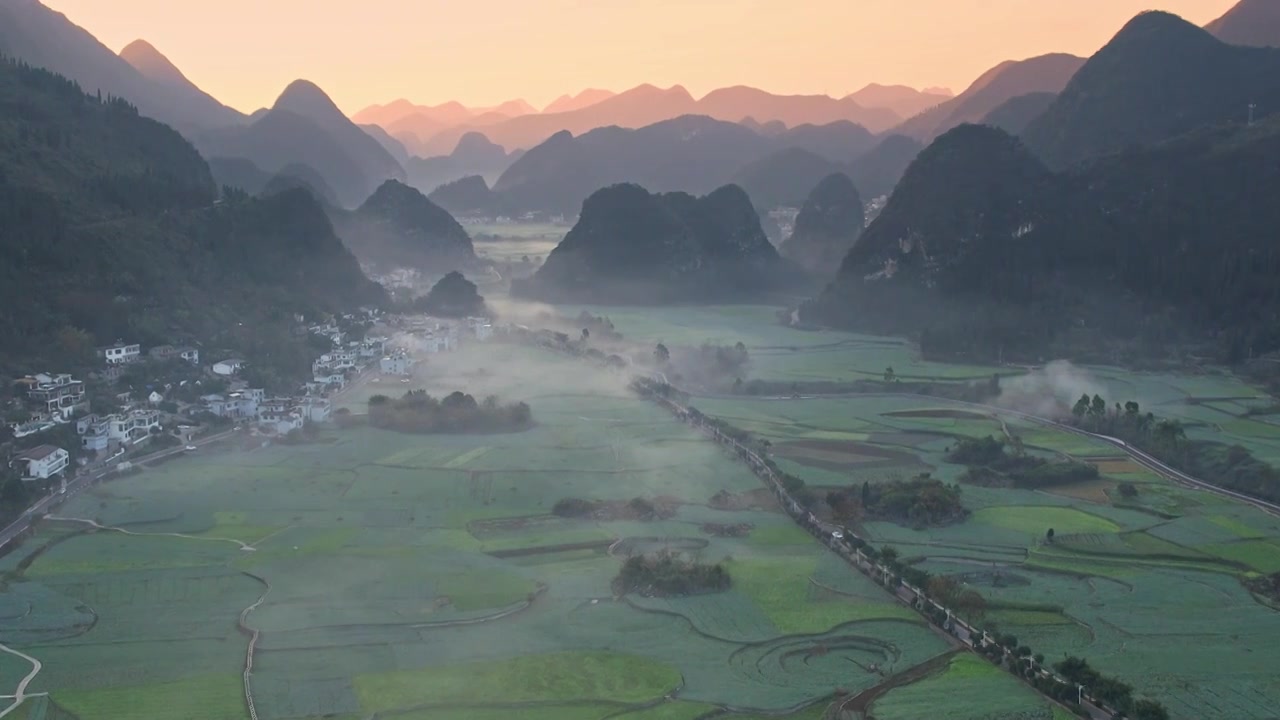 万峰林景区平流雾视频素材