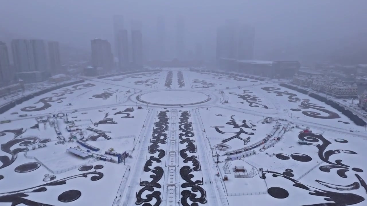 4K 航拍 雪中的大连星海广场视频素材