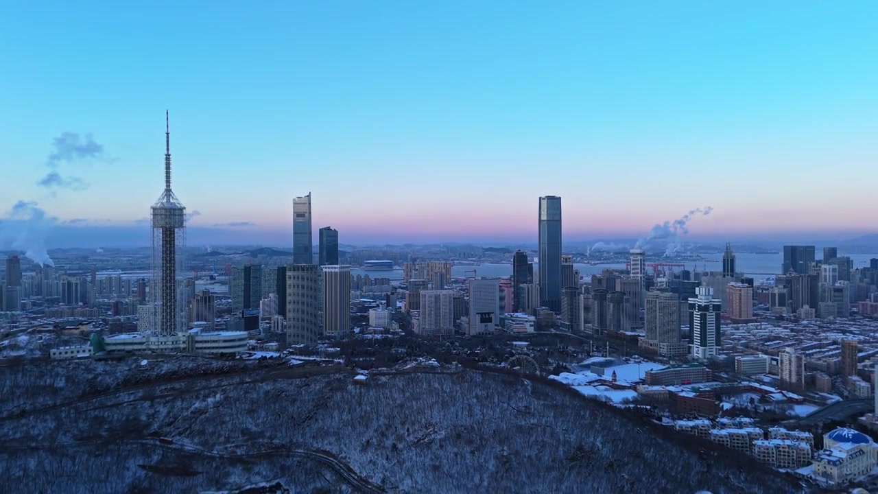 4K 航拍 大连观光塔 雪景视频素材