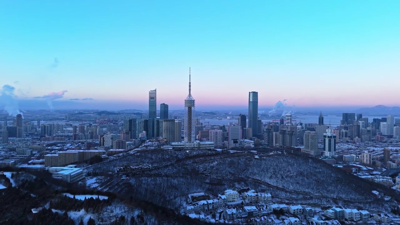 4K 航拍 大连观光塔 雪景视频素材