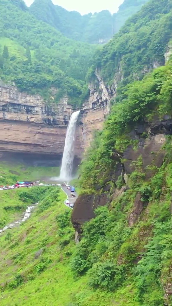 贵州毕节吊水岩瀑布航拍风光视频素材