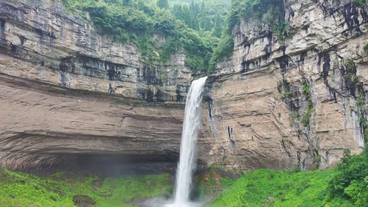 贵州毕节吊水岩瀑布航拍风光视频素材