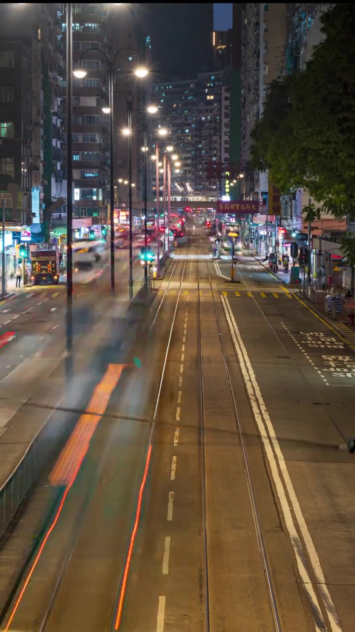 香港市区电车交通夜景延迟视频素材