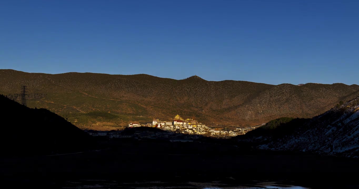 香格里拉松赞林寺日落延时视频素材