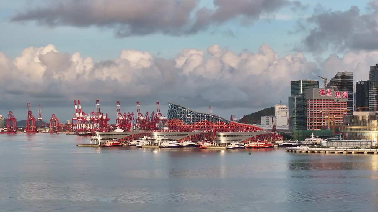 【正版原创】太子湾码头朝阳海面倒影视频素材