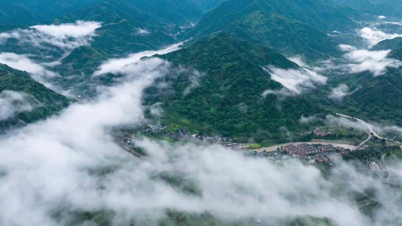 唯美自然景观山间云海云雾缭绕大山视频素材视频素材