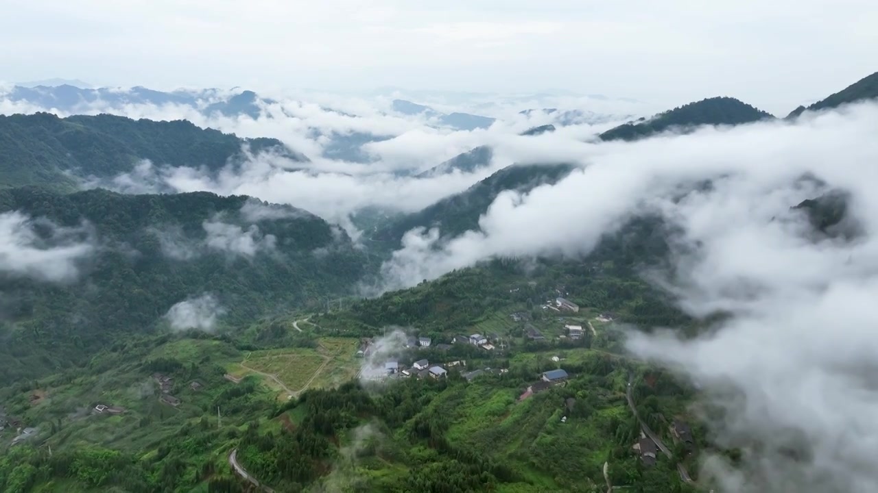 唯美自然景观山间云海云雾缭绕大山视频素材视频素材