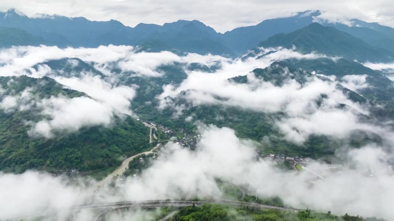 唯美自然景观山间云海云雾缭绕大山视频素材视频素材