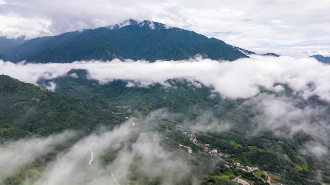 唯美自然景观山间云海云雾缭绕大山视频素材视频素材