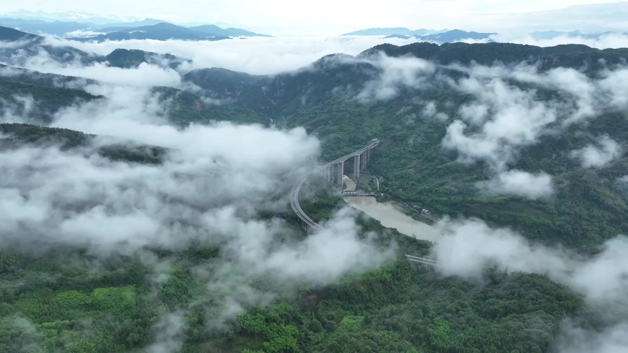 唯美自然景观山间云海云雾缭绕大山视频素材视频素材