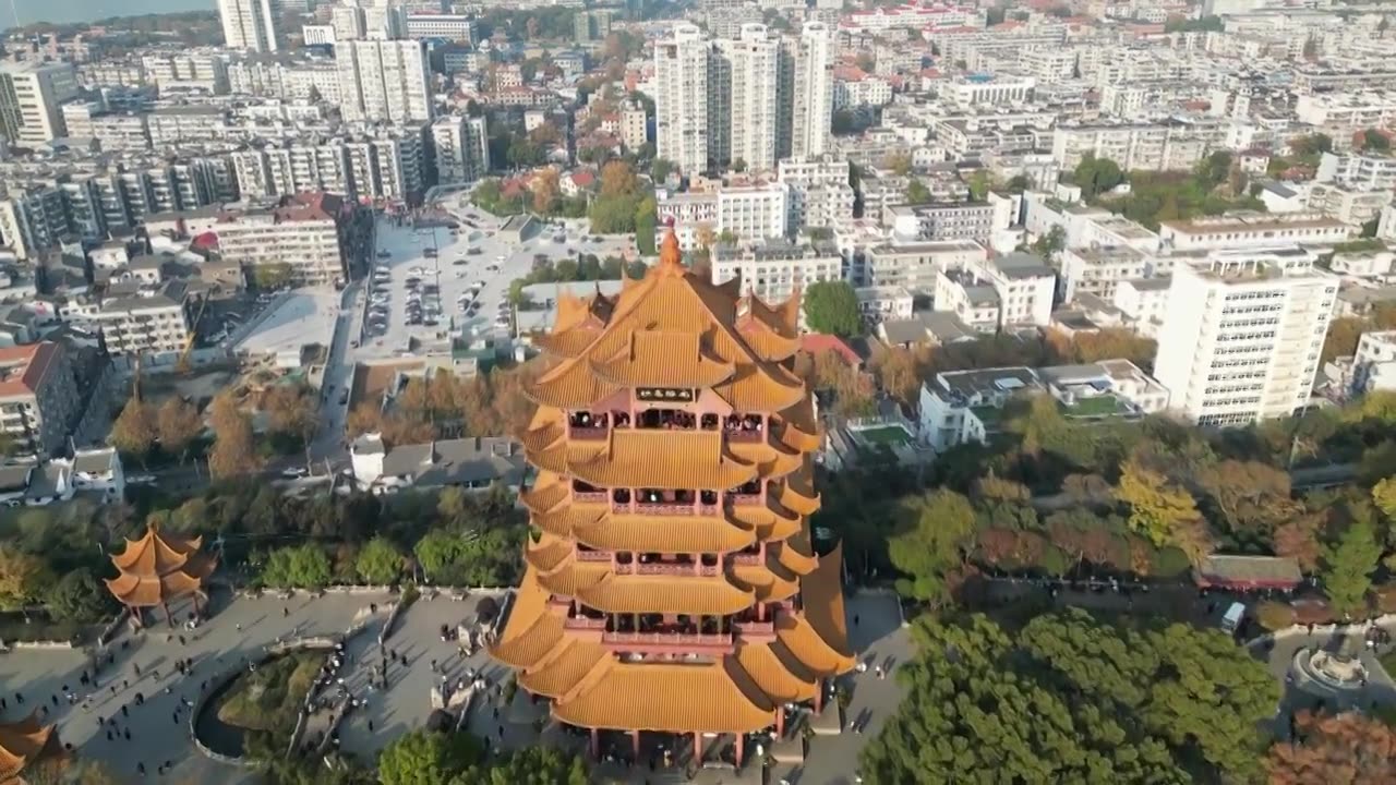 中国湖北省武汉市黄鹤楼景区晴天航拍视角壮美景色视频素材