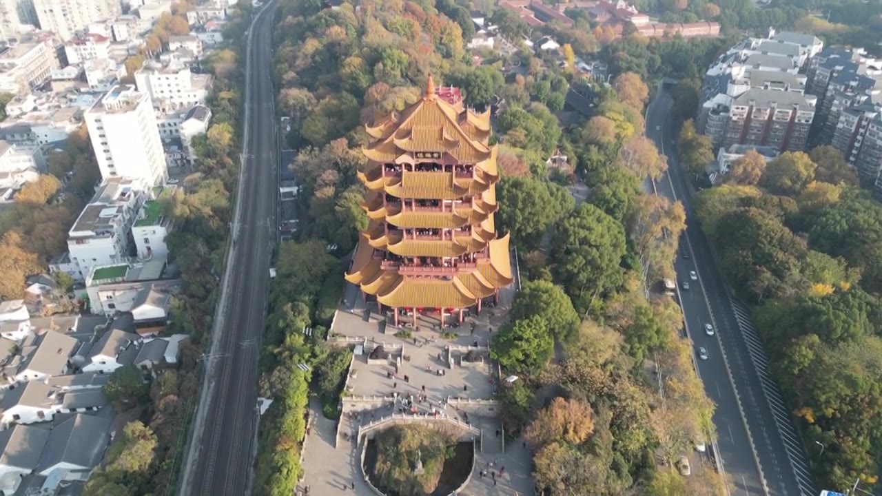 中国湖北省武汉市黄鹤楼景区晴天航拍视角壮美景色视频素材