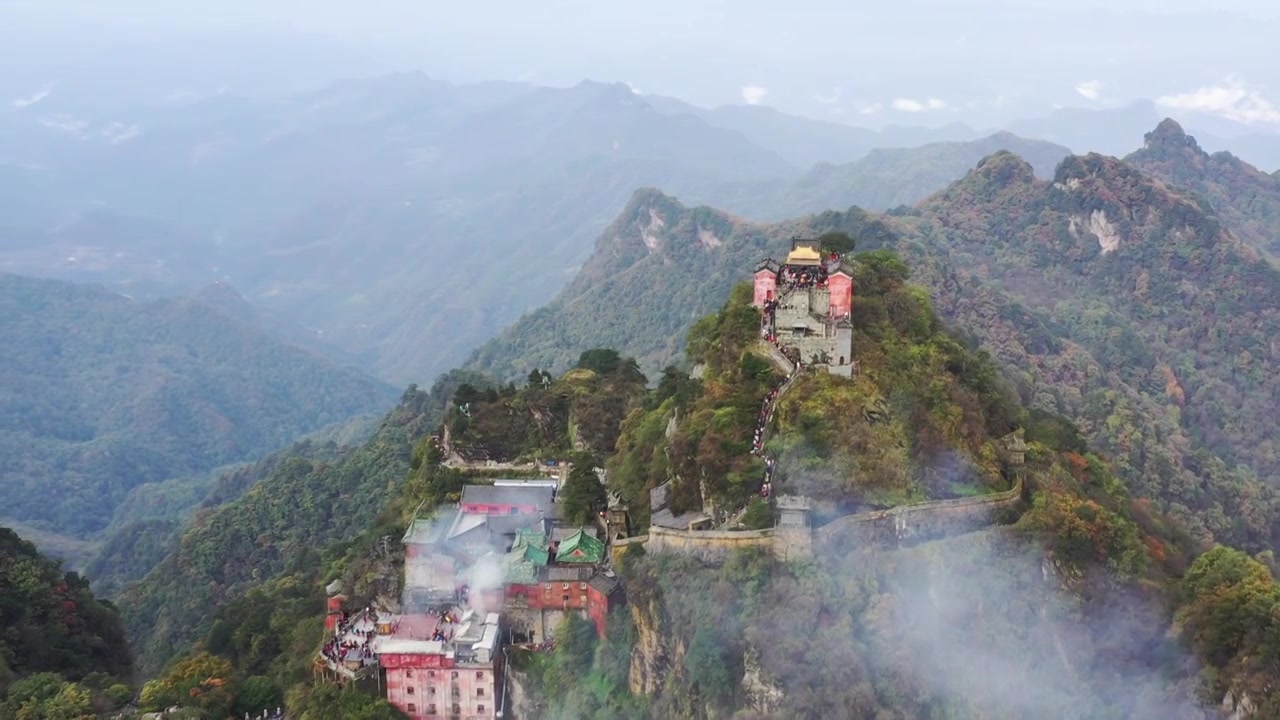 航拍香火旺盛的武当山金顶视频素材