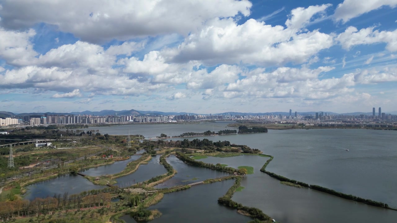 云南省昆明市昆明西山森林公园晴天航拍视角美丽风景视频素材