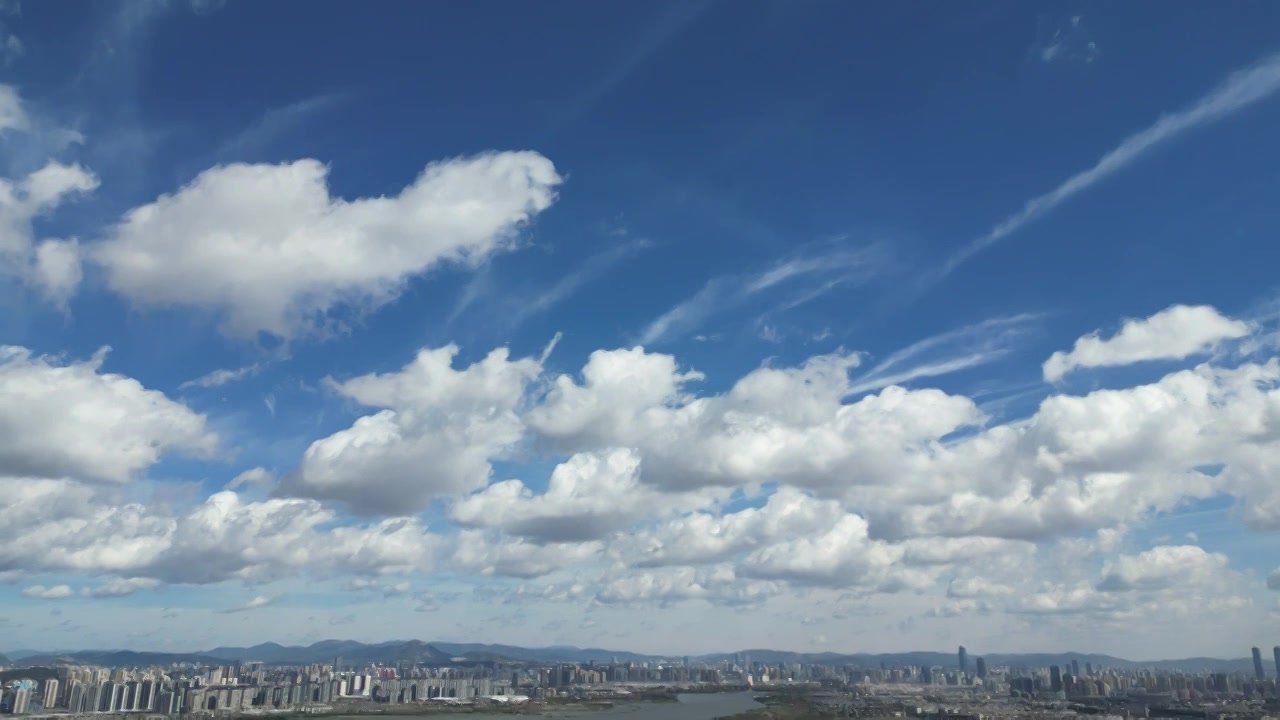 云南省昆明市昆明西山森林公园晴天航拍视角美丽风景视频下载