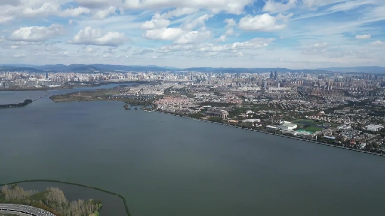 云南省昆明市昆明西山森林公园晴天航拍视角美丽风景视频下载