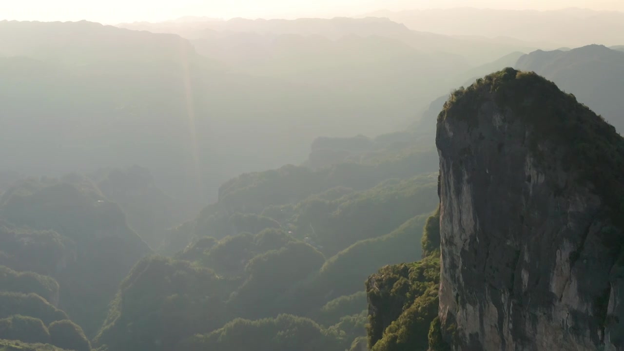 航拍高山夕阳视频素材