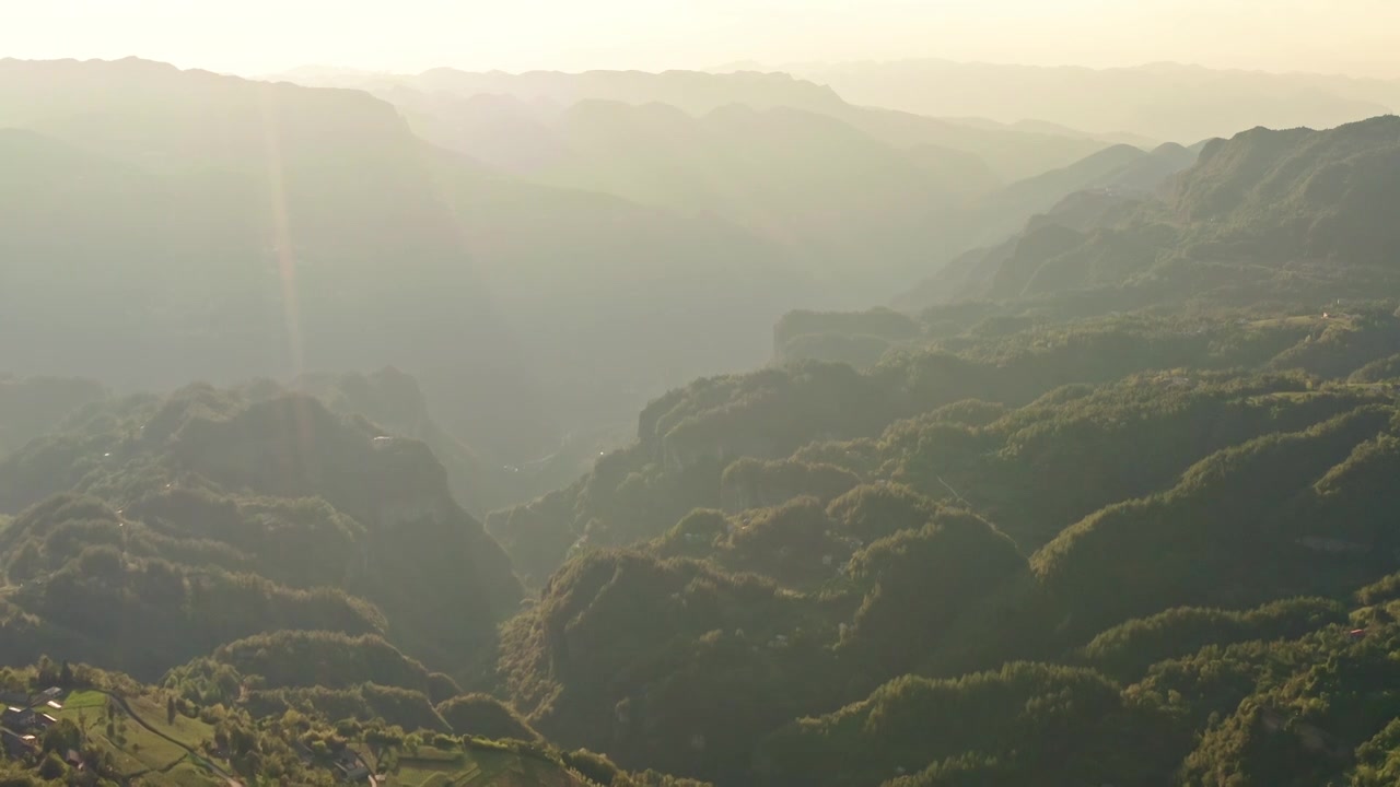 航拍高山夕阳视频素材