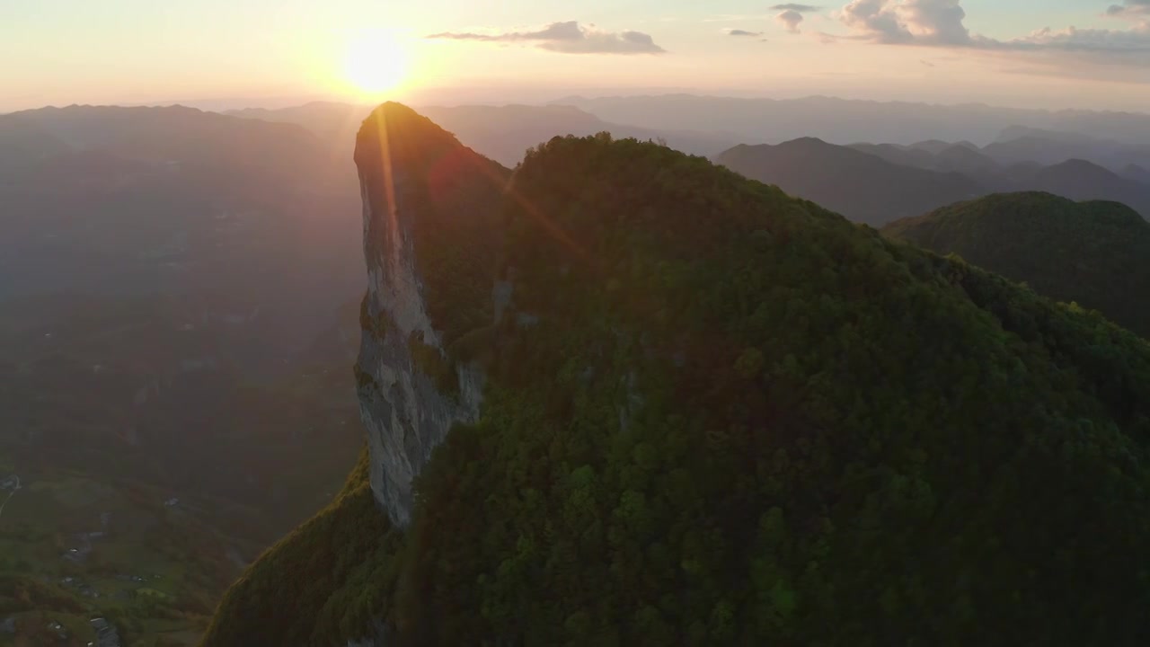 航拍高山夕阳视频素材