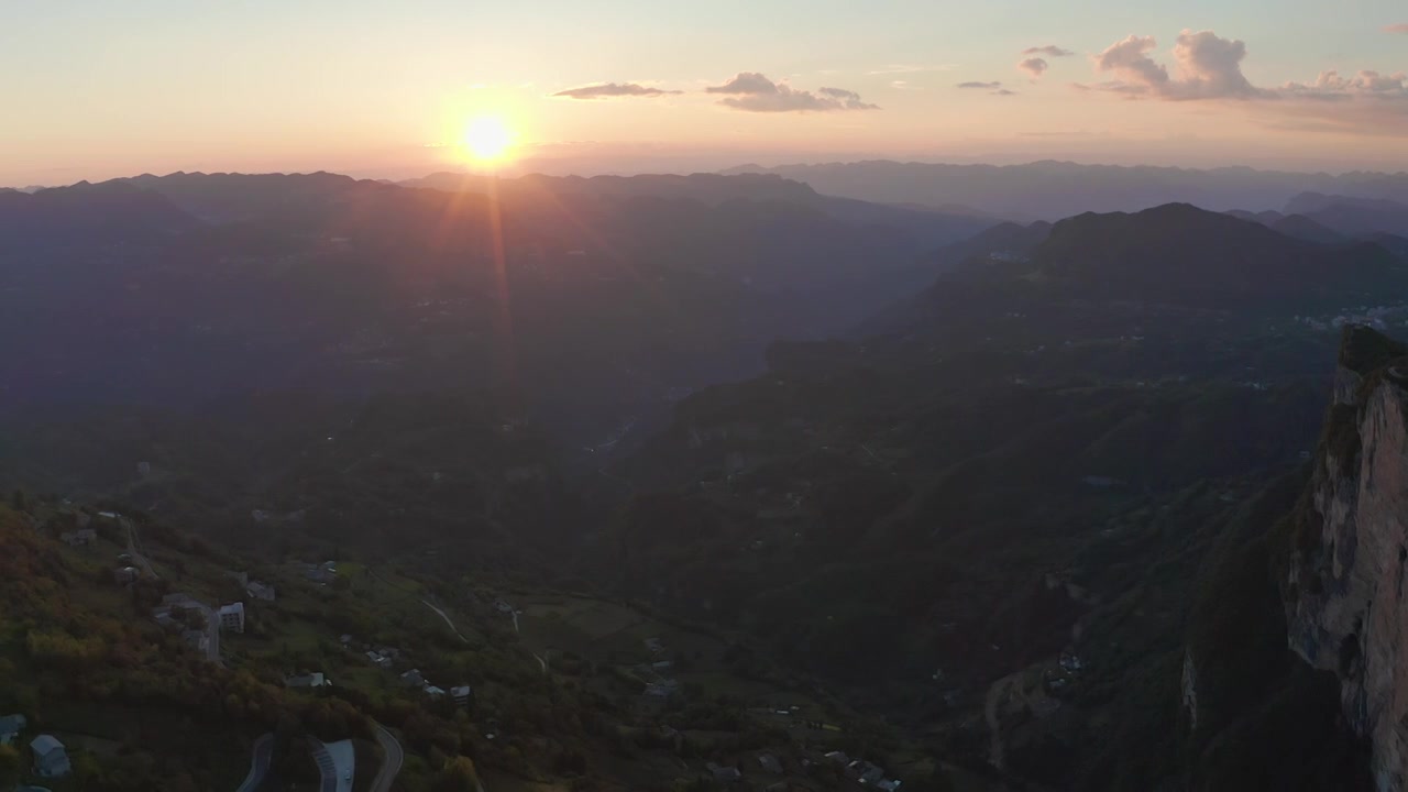 航拍高山夕阳视频素材