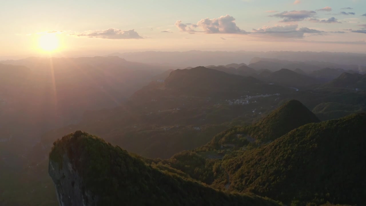 航拍高山夕阳视频素材