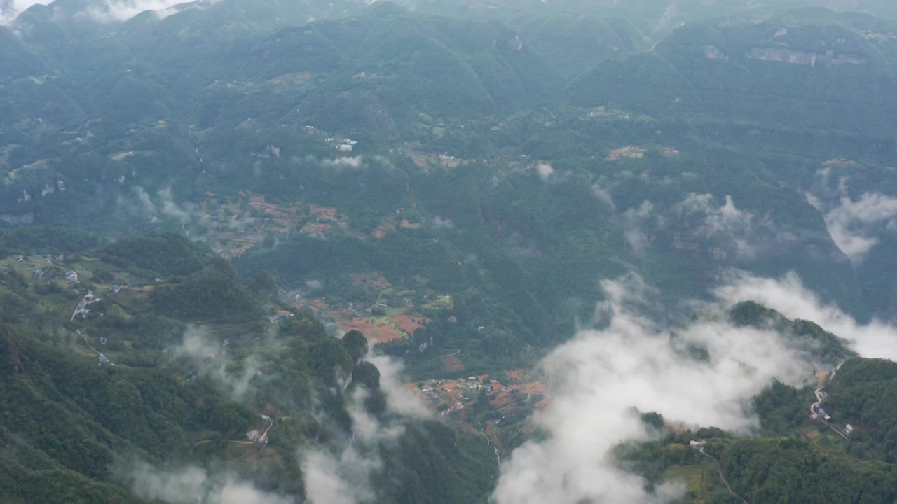 4k航拍高山峡谷云海视频素材