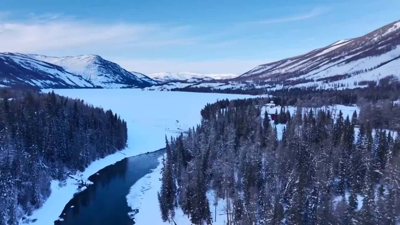 冬季航拍新疆阿勒泰喀纳斯禾木雪景视频素材